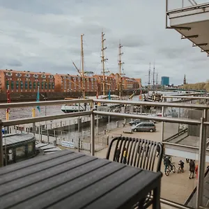 Moderne Mit Weserblick Und Uferpromenade Bremen