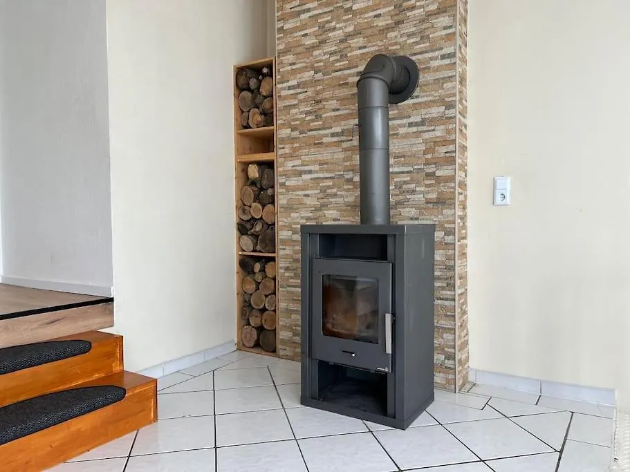 Ferienhaus Mit Privatparkplatz, Terrasse Und Stadtnaehe Bremen