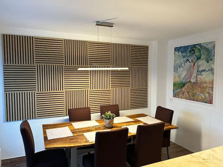 Ferienhaus Mit Privatparkplatz, Terrasse Und Stadtnaehe Bremen