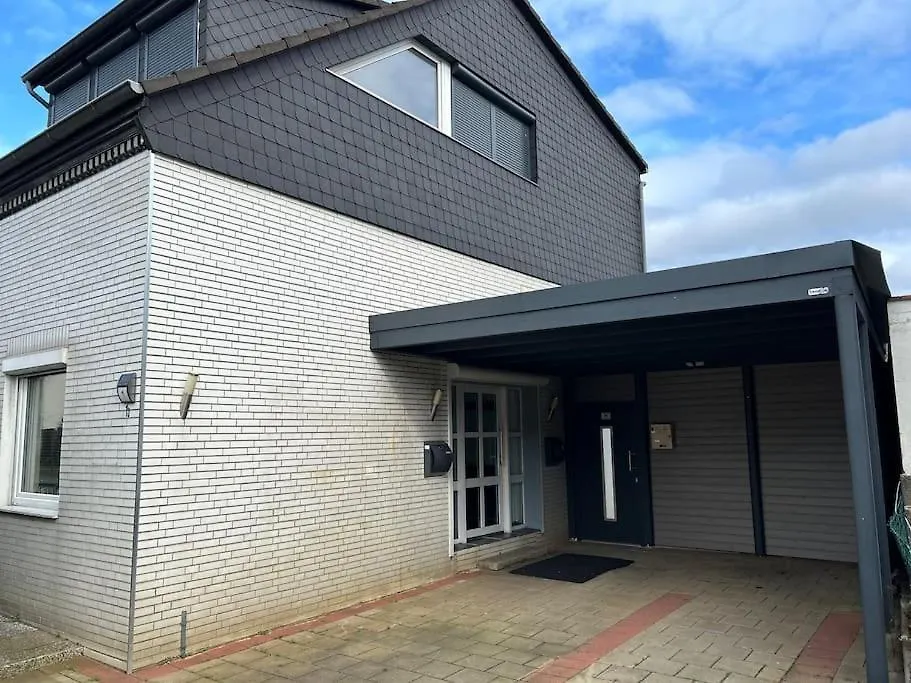Ferienhaus Mit Privatparkplatz, Terrasse Und Stadtnaehe Bremen 0*,